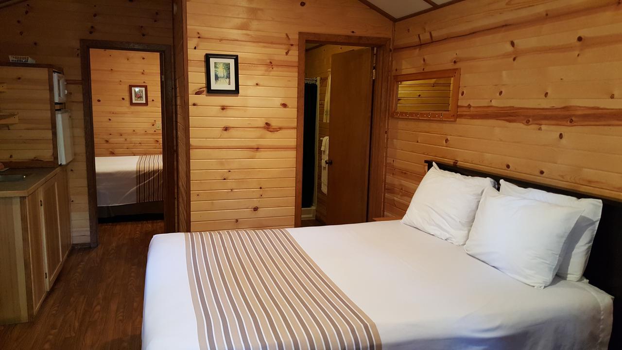 Emerald Forest Cabins Trinidad Esterno foto
