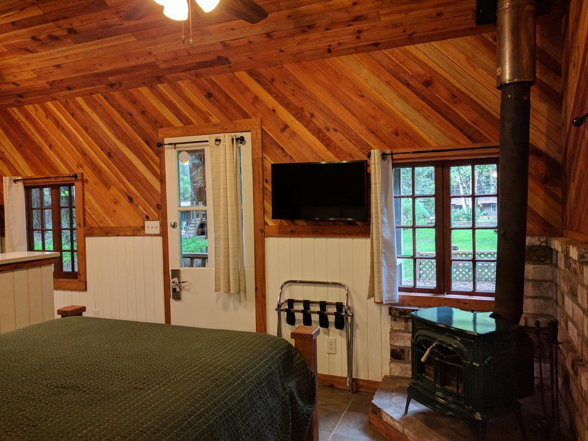Emerald Forest Cabins Trinidad Esterno foto