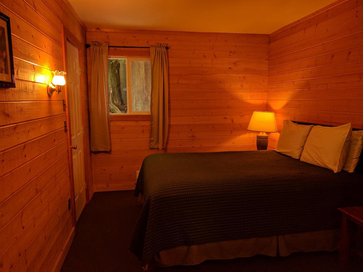 Emerald Forest Cabins Trinidad Esterno foto