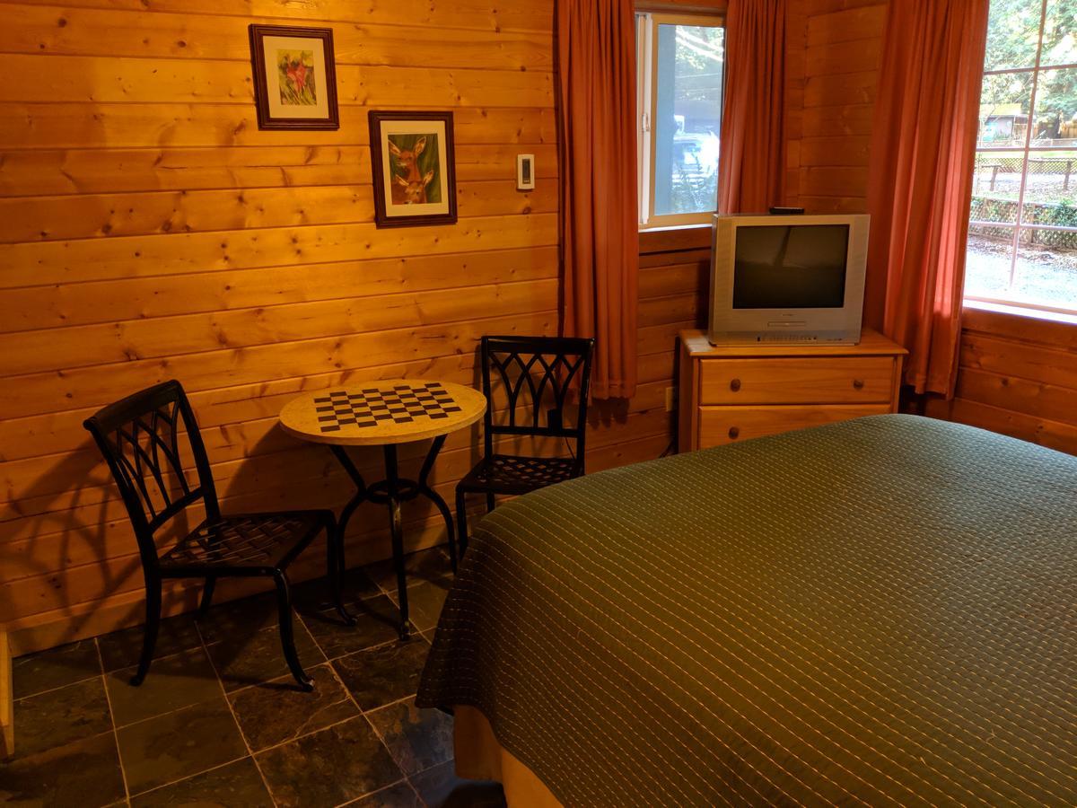 Emerald Forest Cabins Trinidad Esterno foto