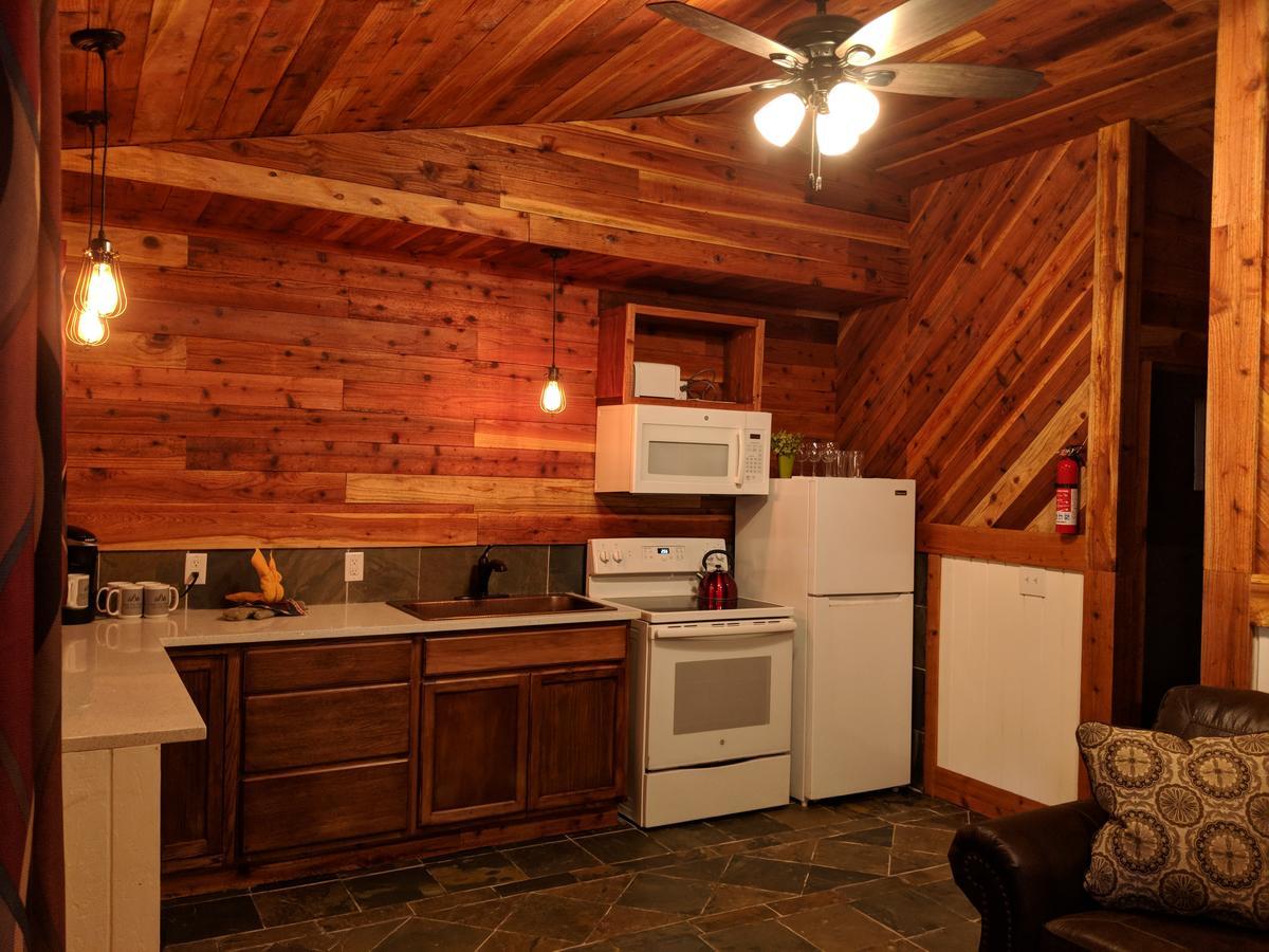 Emerald Forest Cabins Trinidad Esterno foto