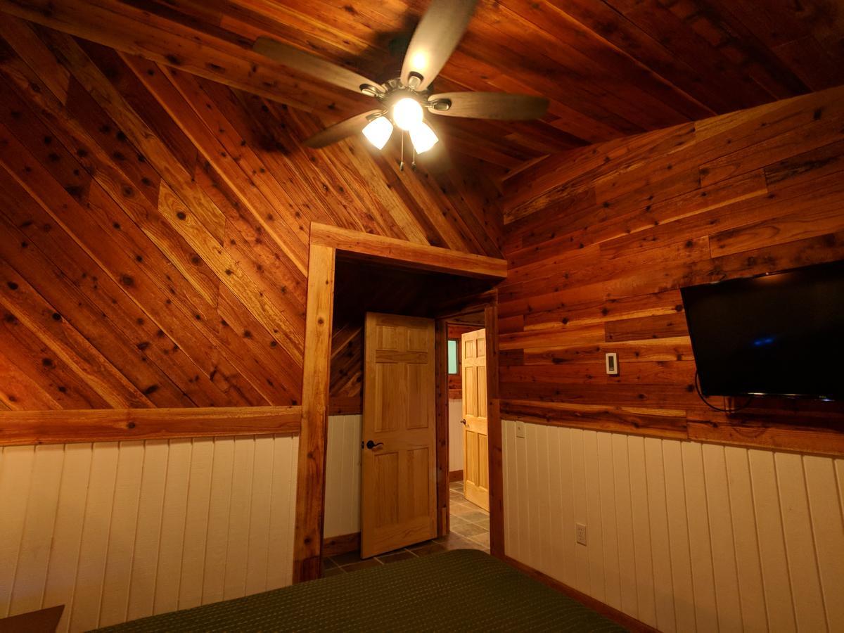 Emerald Forest Cabins Trinidad Esterno foto