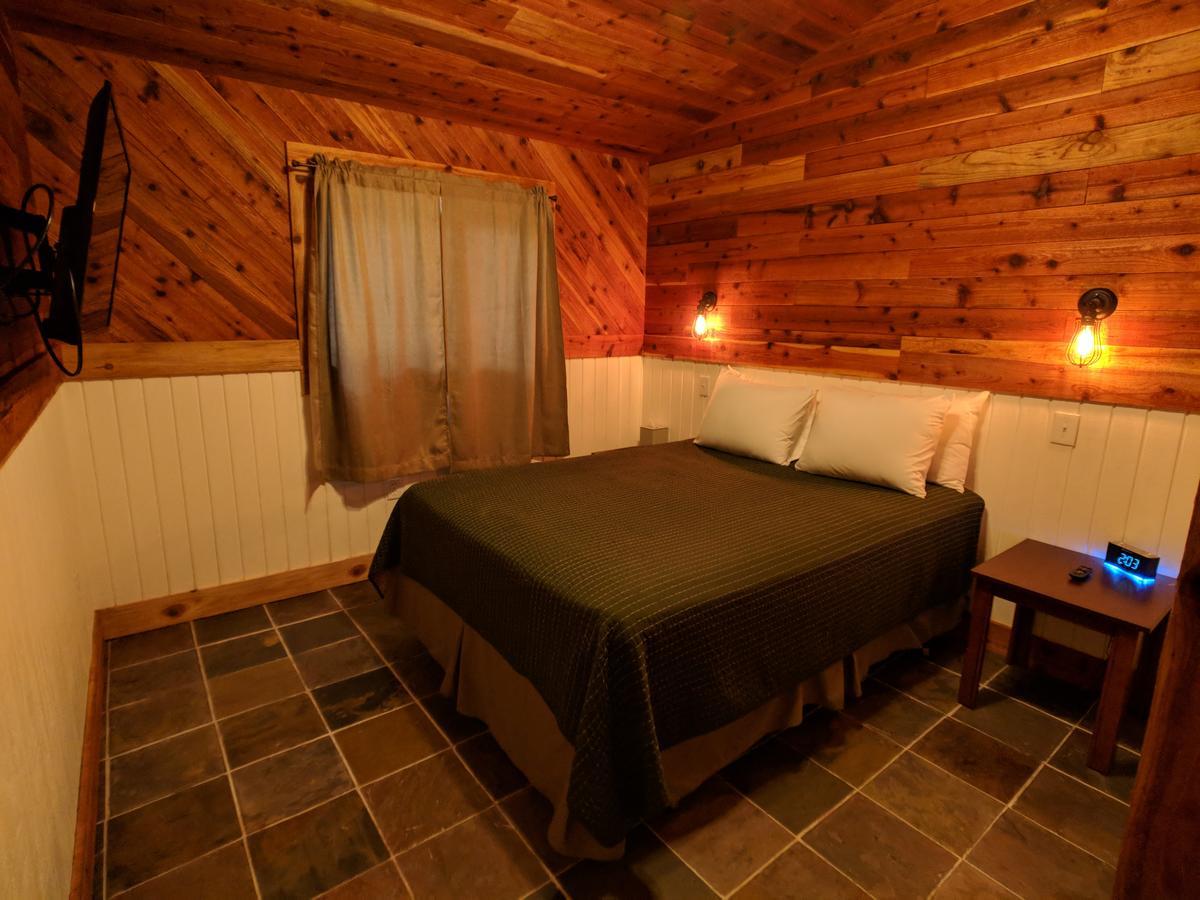 Emerald Forest Cabins Trinidad Esterno foto