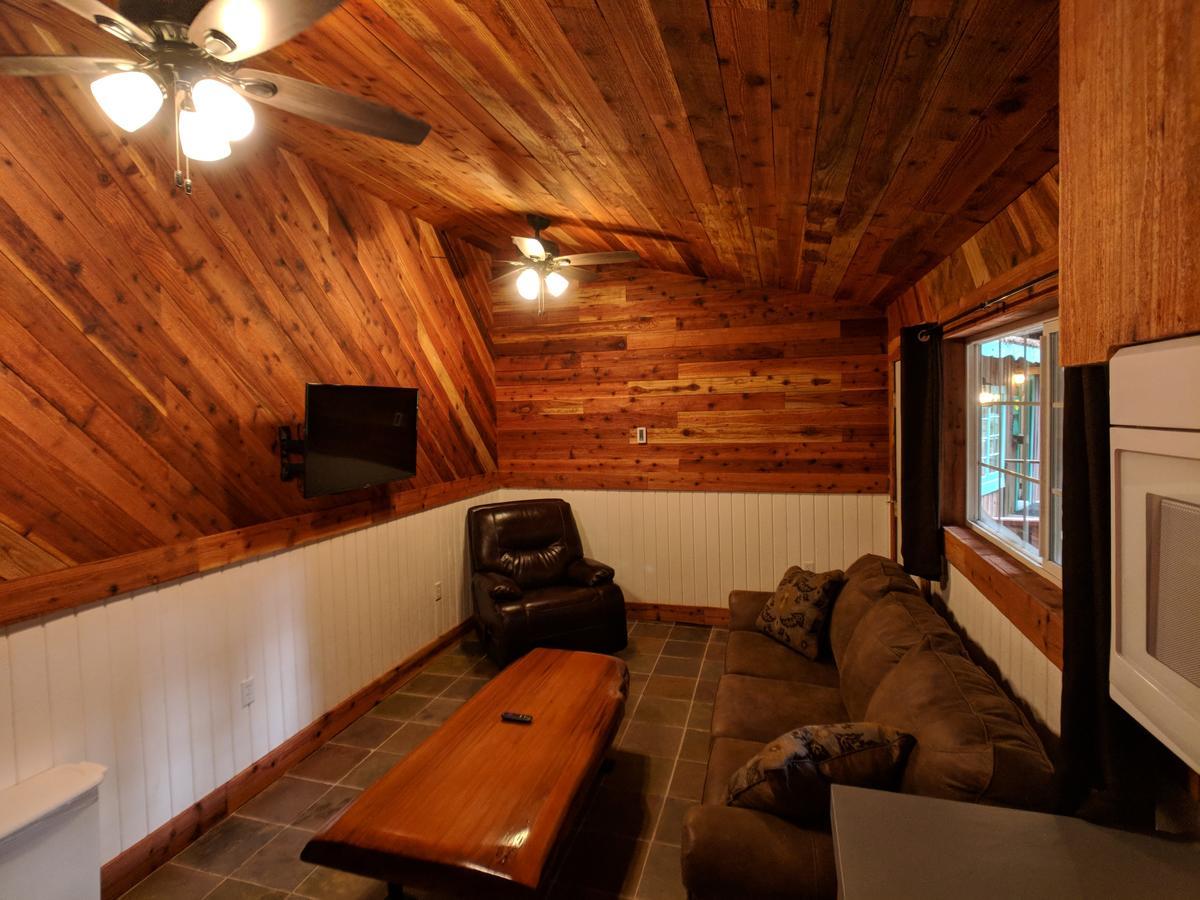 Emerald Forest Cabins Trinidad Esterno foto