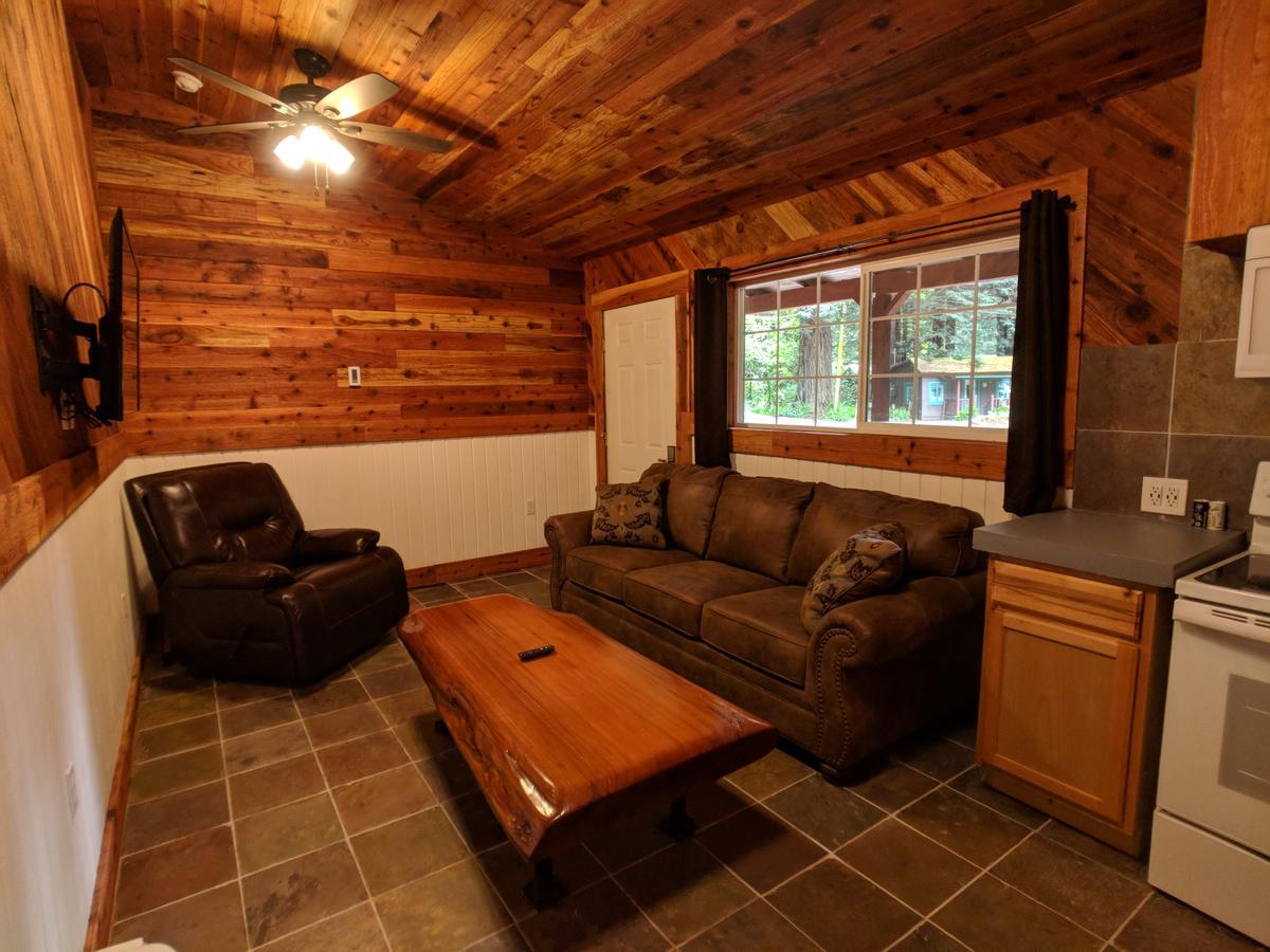 Emerald Forest Cabins Trinidad Esterno foto