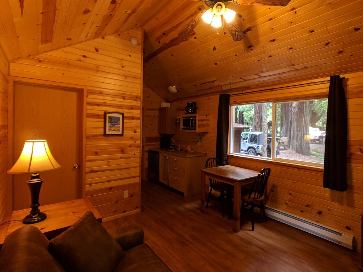 Emerald Forest Cabins Trinidad Esterno foto